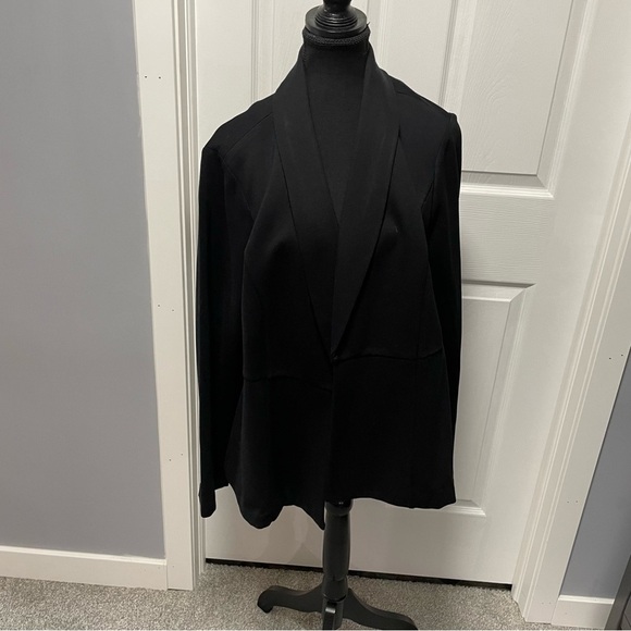 Torrid Studio Point Peplum Blazer - Picture 1 of 8
